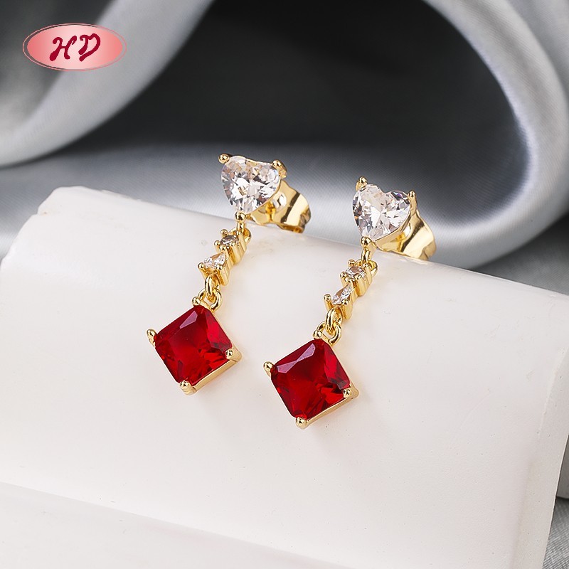 Boucles D'Oreilles Puces Carrées Roses Élégantes Plaquées Or 18 Carats Pour Femme