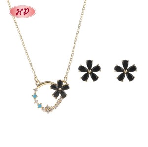 Hengdian Jewelry Wholesaler | 18K Gold Plated Flower Necklace Earring Set for Women | Jewelry Set for Office and Wedding