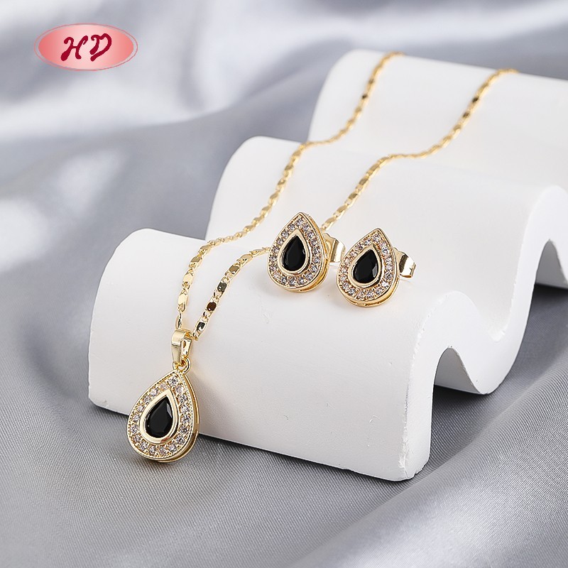 Retro 18K Gold-plated Teardrop Jewelry Set