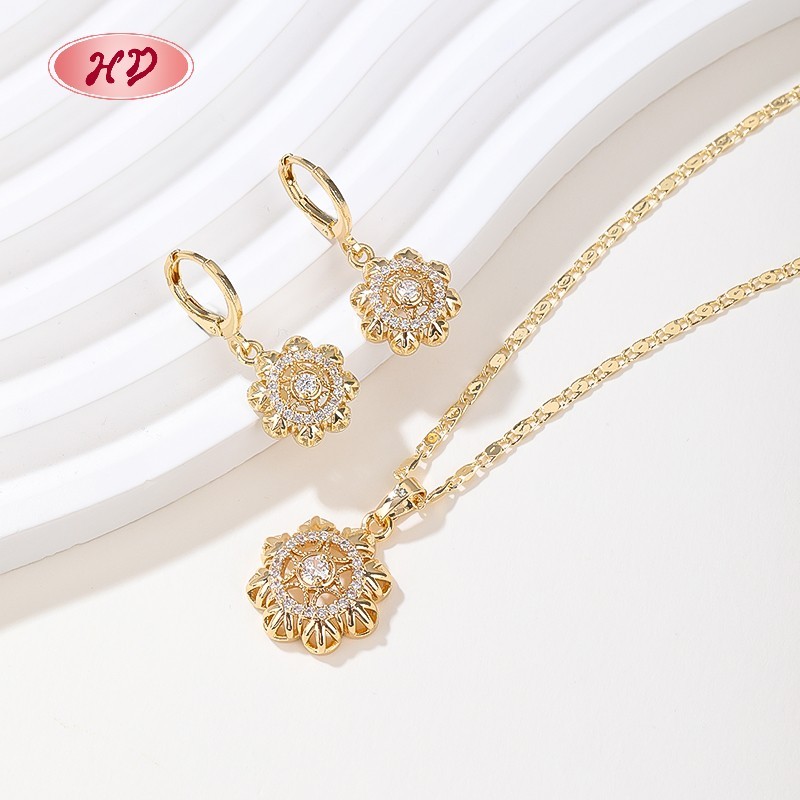 18K Gold Plated Jewelry Set | Elegant Floral Design Earrings and Necklace for Women