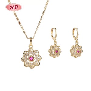 Parure de bijoux plaquée or 18 carats et cuivre | Boucles d'oreilles et collier élégants au motif floral