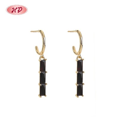 Joyería Vintage al por mayor | Pendientes geométricos chapados en oro de 18 quilates con zircón negro para mujeres