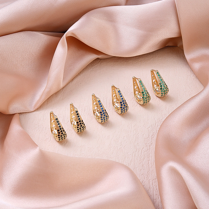 18k gold plated earrings by Hengdian Jewelry