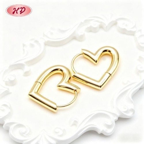 Fashion 18K Gold Plated Heart Stud Earrings | Brass Jewelry Wholesale for Women | Daily Wear & Casual Jewelry
