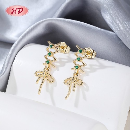 Wholesale 18K Gold Plated Geometric Zigzag Huggie Earrings with Green CZ Stones for B2B Retailers