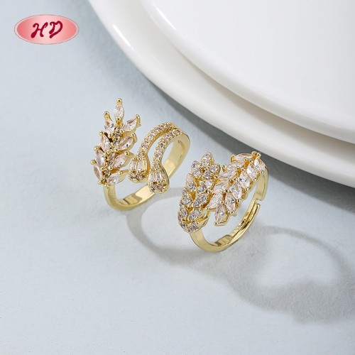 Anillo de latón chapado en oro de 18 quilates con diseño de hoja de trigo | Anillo abierto ajustable con circonitas cúbicas AAA transparentes | Ropa formal e informal para mujer de HD