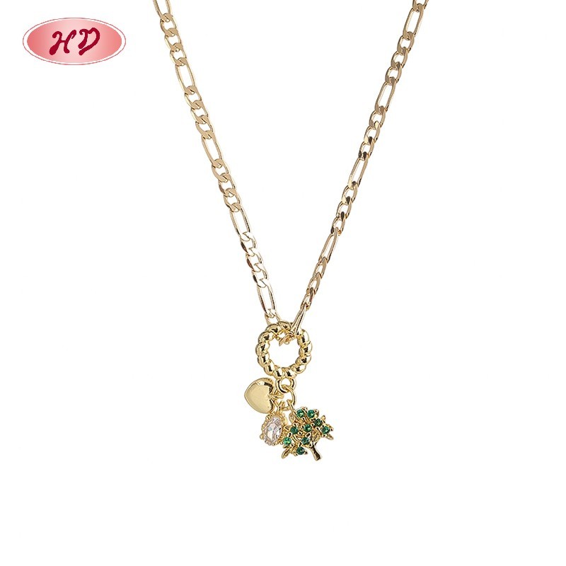 AAA cubic zirconia pendant detail view