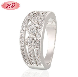 Chinese Hersteller Schmuck Supply| Hollow Herz Shaped Pattern Carved Ring| Kubischer Zirkonia Rhodium 18k Vergoldet Engagement Hochzeit Band