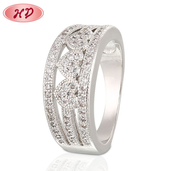 Chinese Hersteller Schmuck Supply| Hollow Herz Shaped Pattern Carved Ring| Kubischer Zirkonia Rhodium 18k Vergoldet Engagement Hochzeit Band
