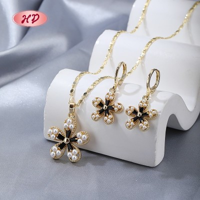 Damen 18k Vergoldet Blume SchmuckSet | Fine OhrRing and Halskette for Party Casual Occasions