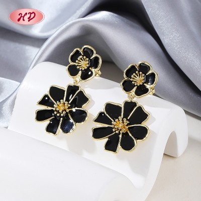Wholesale Black Enamel Flower Drop Earrings 18K Gold Plated | Factory Direct Fashion Jewelry
