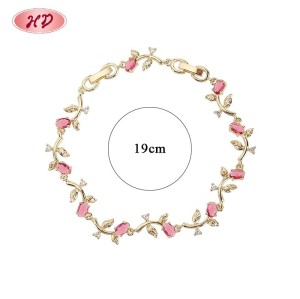 Stylisches 18K Goldplattiertes Messing CZ Armband für Damen | Designer-Schmuck