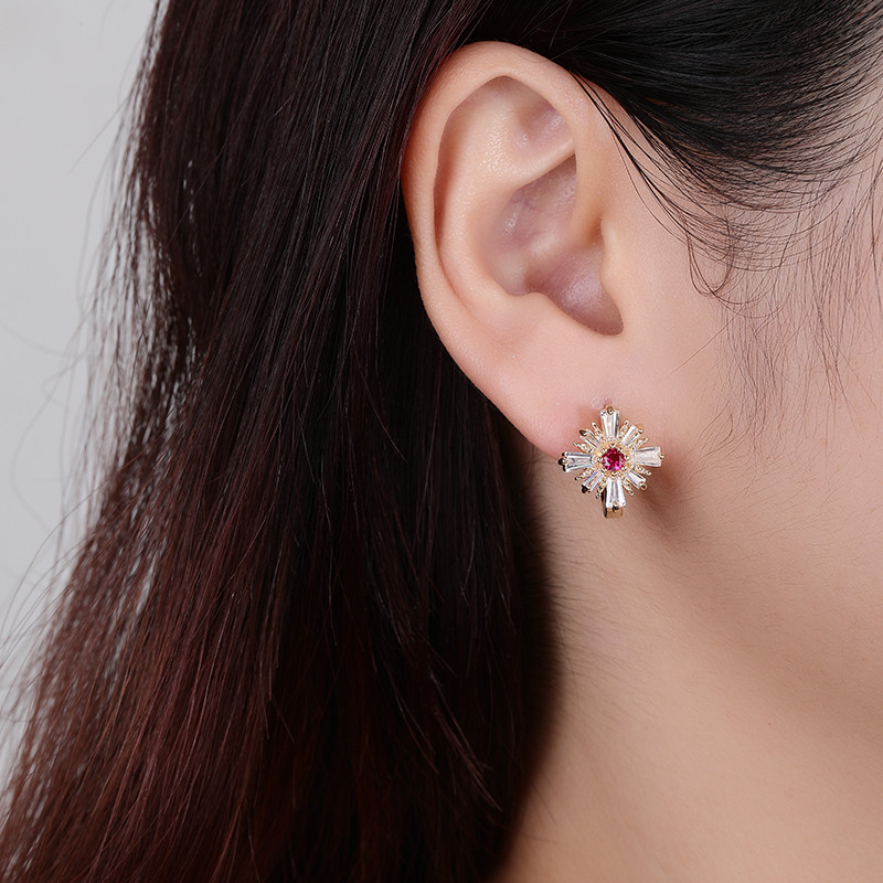 Zircon Huggie Flower Earrings
