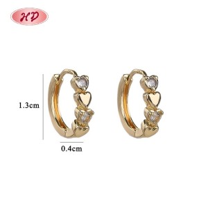 Aretes Huggie con Corazón y Piedra Alternados | Diseño Exclusivo Hengdian Oro 18K
