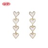 Aretes corazón 4 niveles esmalte negro chapado en oro 18k | Fabricante directo