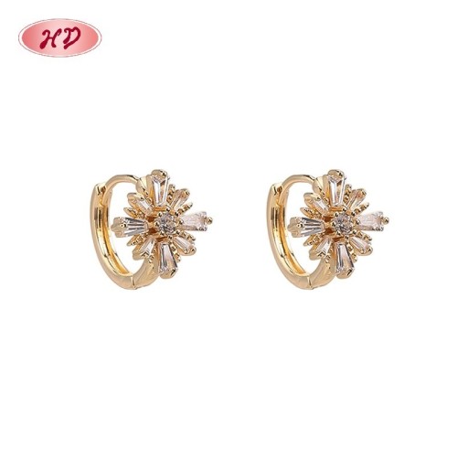 Audaces aretes huggie de aro fábrica OEM | Latón chapado en oro 18k joyería diaria AAA CZ
