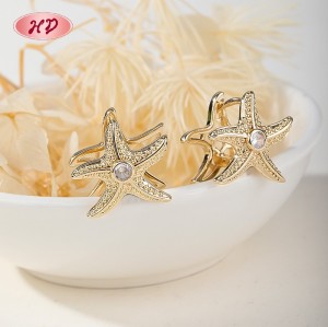 Boucles huggie anneau CZ sophistiquées, usine de bijoux OEM en laiton plaqué or 18 carats