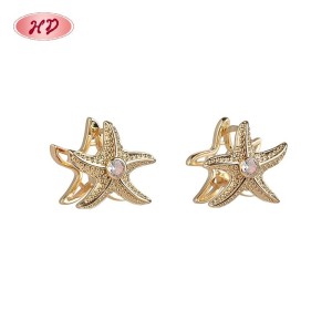 Aros huggie CZ sofisticados, fabricados por fábrica OEM en latón chapado en oro 18k