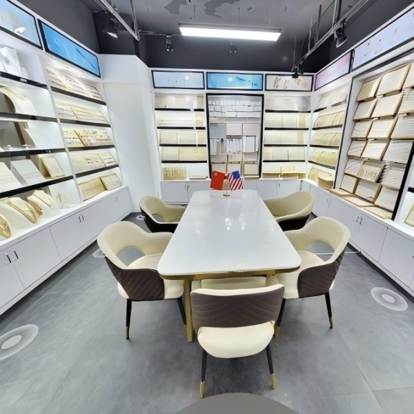 Exhibición del showroom de joyería al por mayor en la oficina Hengdian Guangzhou Liwan