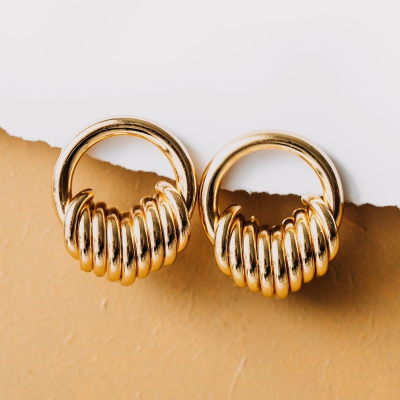 Wholesale Jewelry Catalogs — How to Source Smarter with Print & Digital Catalogs