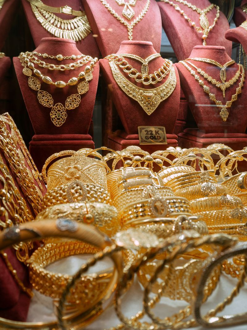 How to Photograph Gold-Plated Jewelry for Your Online Store & Marketplaces