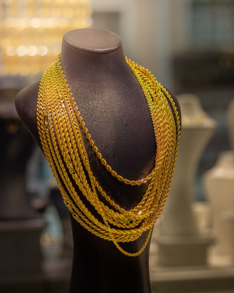 Skin-safe jewelry labeling concept