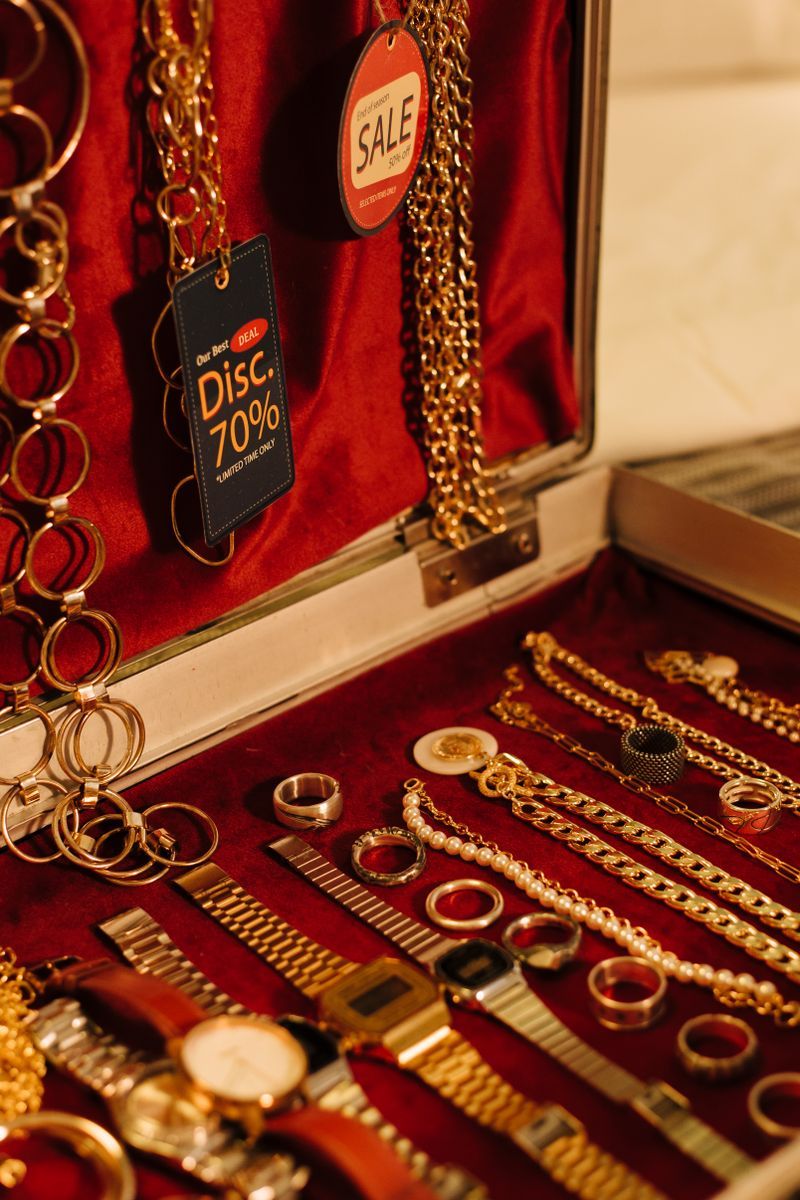 Huggie / Stud / Drop Earrings: Which Series to Stock for 2026