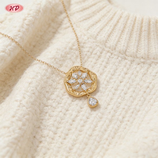 Exquisite 18 Karat vergoldete Zirkonia-Anhänger-Halskette Großhandel | AAA CZ Schmuck