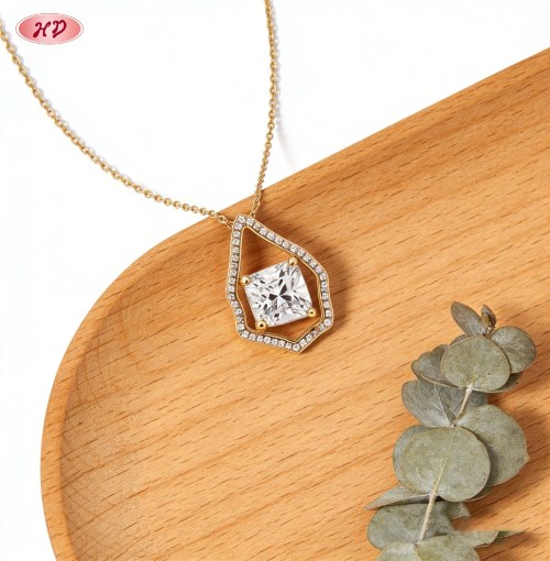 Eye-catching 18K Gold Plated Cubic Zirconia Necklace Bulk Supplier | Pendant Jewelry