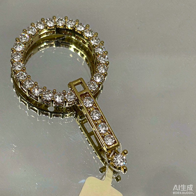 Aretes huggie chapados en oro 18K con circonita cúbica AAA