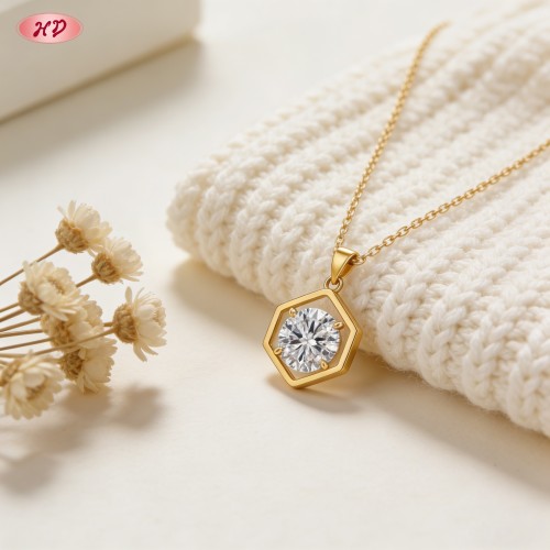 Eye-catching Pendant Necklace Wholesale | Premium gold plating finish with premium cubi...