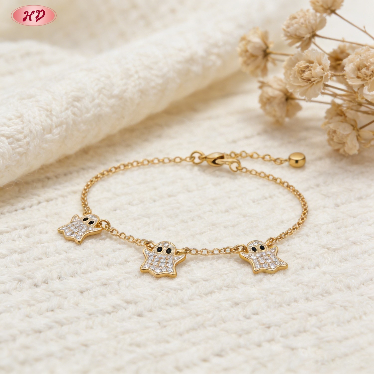 Luxurious cubic zirconia bracelet in 18K gold plated brass