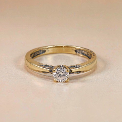 Why Is My Gold Jewelry Turning Black? Causes & How to Fix It