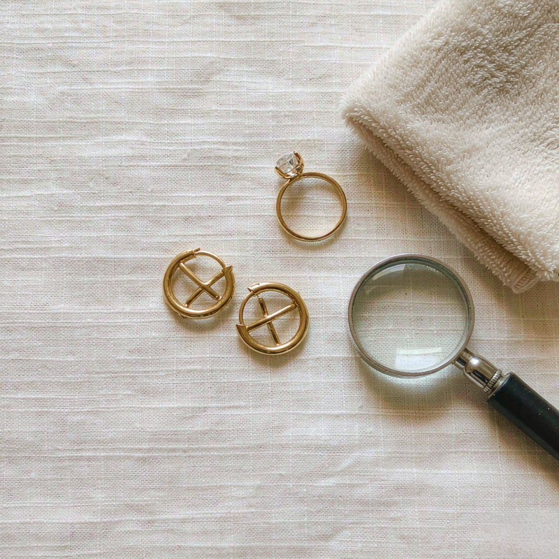 ¿La joyería chapada en oro 18k se desvanece? Causas y prevención