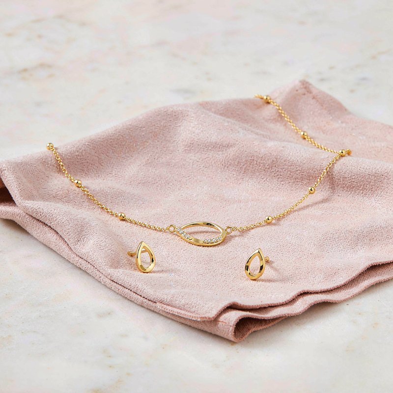 How to clean gold plated jewelry safely?