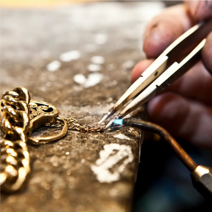 Emystifying the Brilliance: Explaining the Brass Gold Plating Process