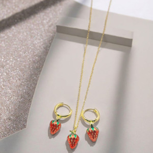 Conjunto de joyas al por mayor: pendientes y collares de fresa para mujer