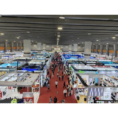 En directo desde la Feria de Cantón 2026: Compradores internacionales se reúnen: Greaidea presenta sus competitivos productos de placas de gas y calentadores de agua.