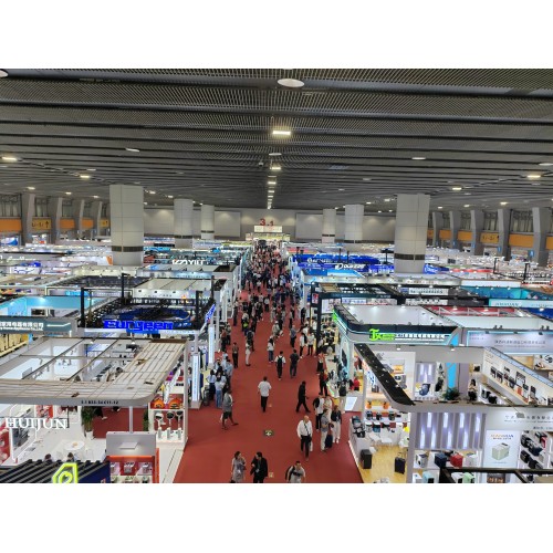 Live from Canton Fair 2026: Global Buyers Gather—Greaidea Showcases Competitive Gas Hob & Water Heater Products