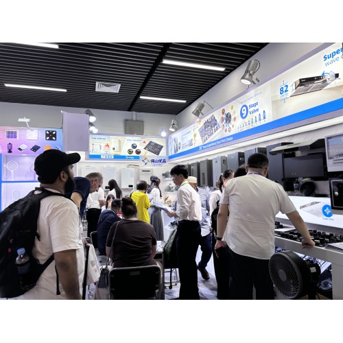 Прямая трансляция со 2-го по 3-й день Кантонской ярмарки: Рост покупательской активности благодаря стенду Greaidea, пользующемуся большим спросом.