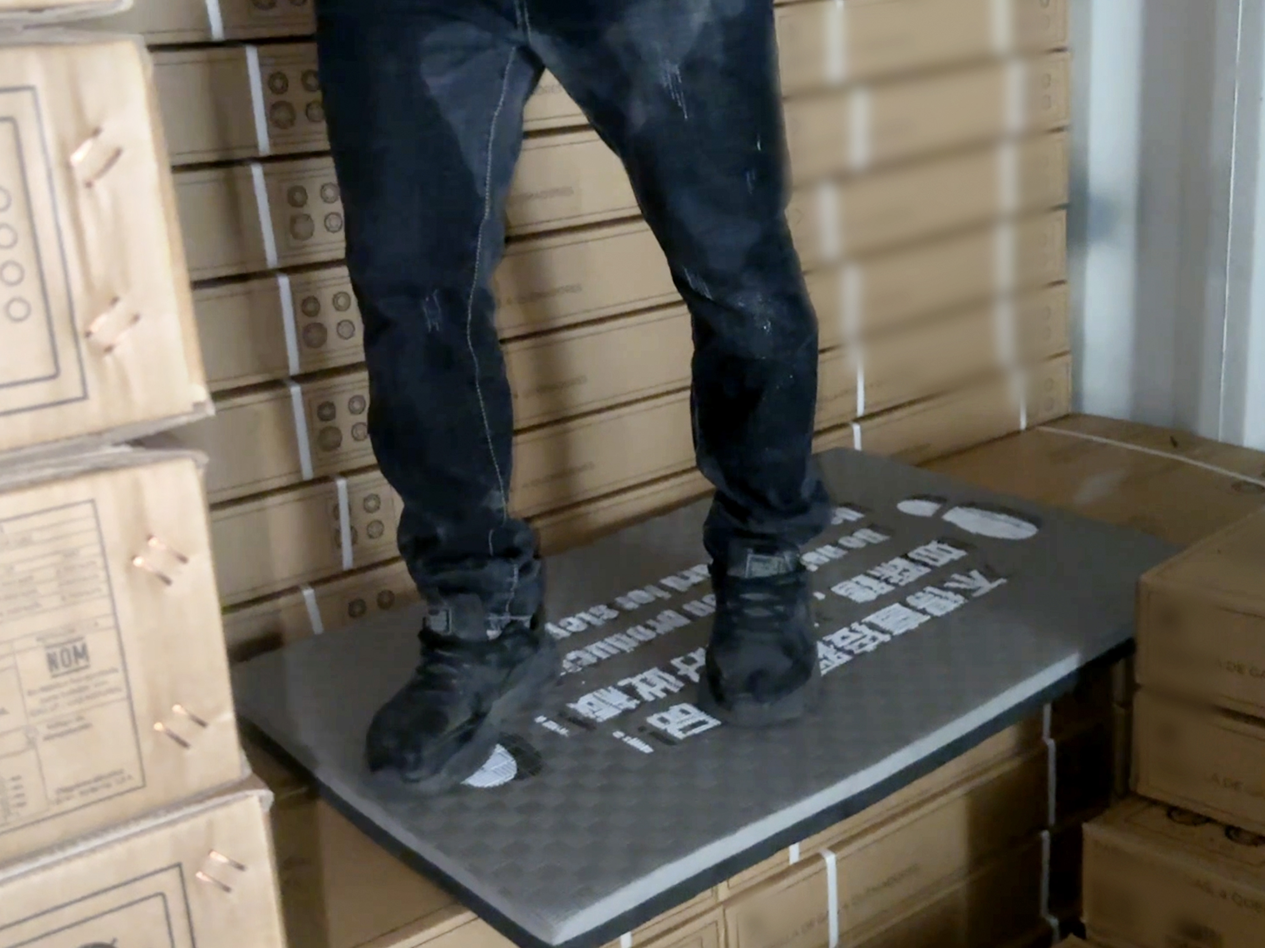 Greaidea provides a demonstration of loading and unloading platforms.