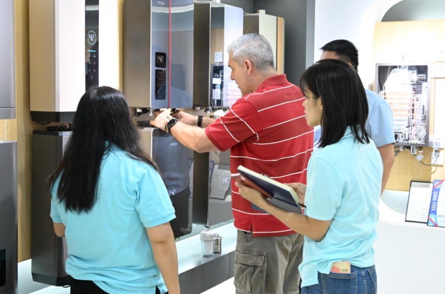 Customers visit Greaidea's factory to gain an in-depth understanding of OEM manufacturing processes and capabilities