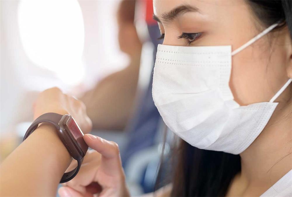 the principle of smartwatches to detect blood oxygen saturation