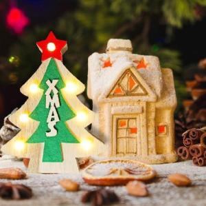 Décorations de Noël en bois d'arbre de Noël avec l'arbre de Noël de lumières de LED pour des décorations de vacances