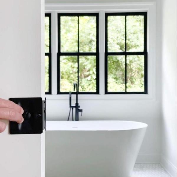 Как установить карманную дверную ручку?