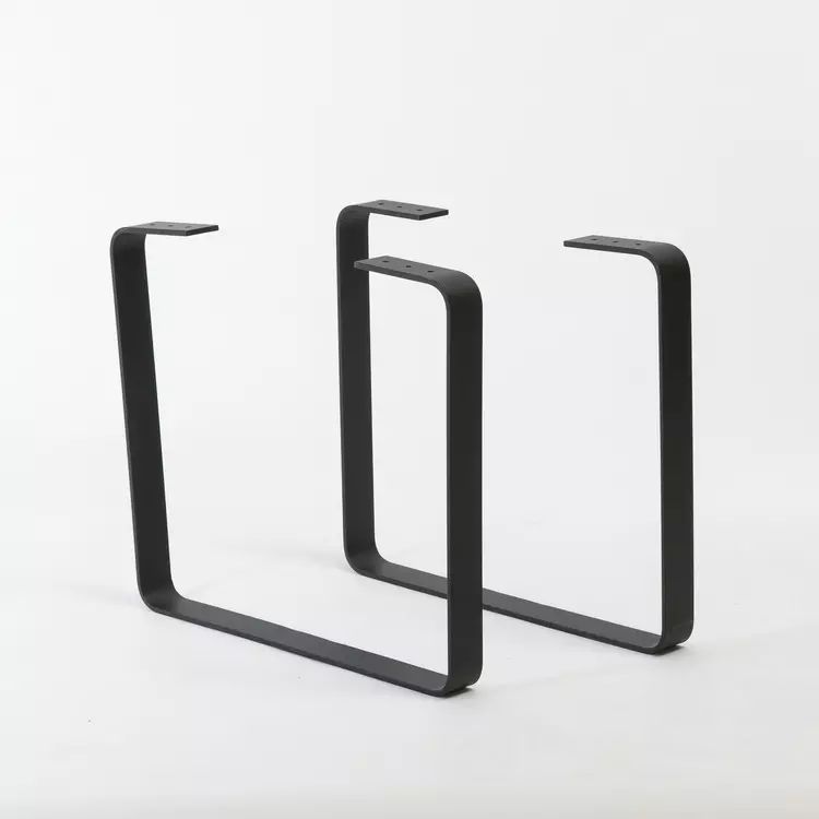 pé de mesa de metal em preto