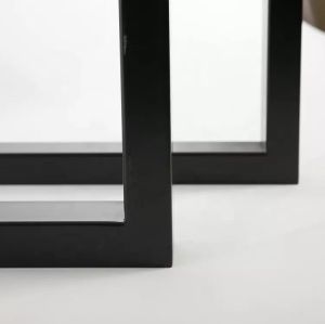 Pied de table carré en métal noir