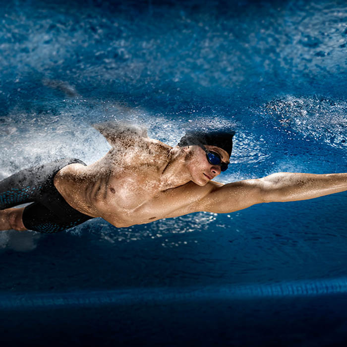 Use una cubierta de piscina durante el verano