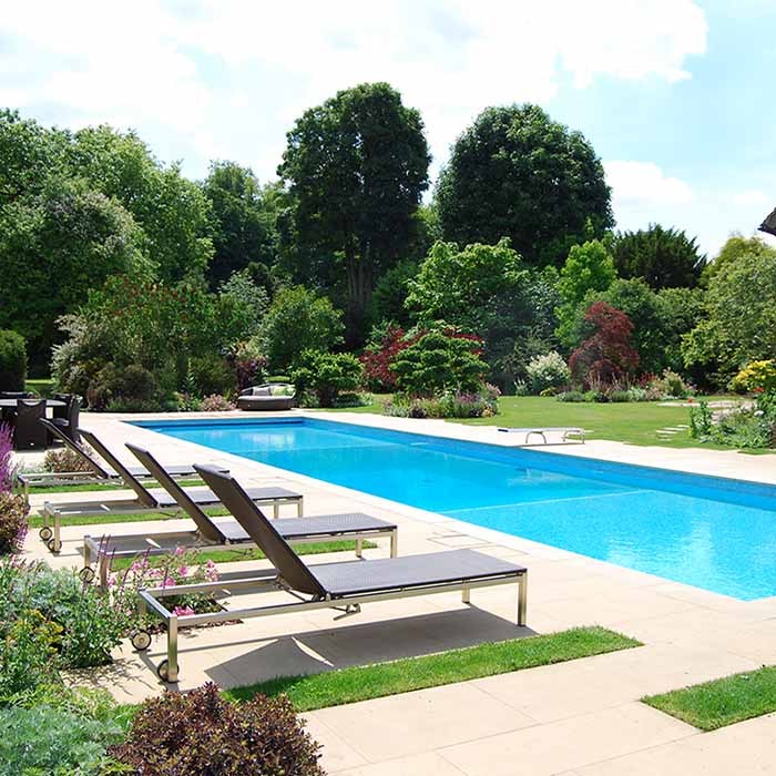 Blues del agua de la piscina: qué hacer cuando la piscina cambia de color