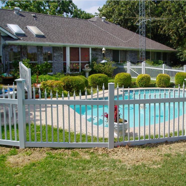 Avantages des clôtures de piscine en PVC